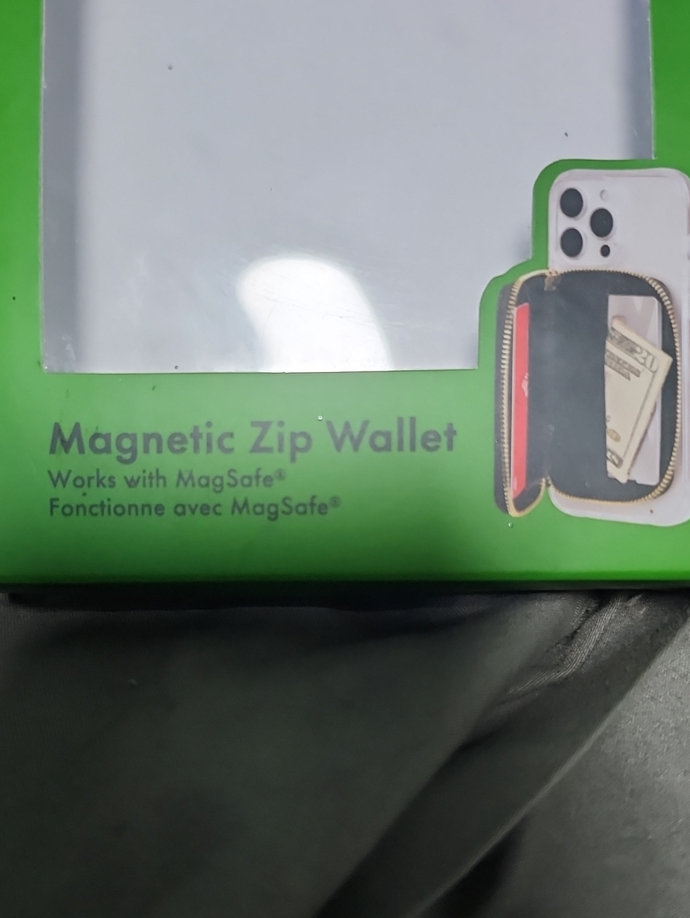 Kate Spade Magnetic Zip Wallet for MagSafe - Black New In Box